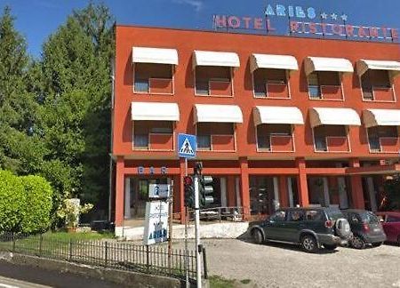 Hotel Aries Lesa Zewnętrze zdjęcie
